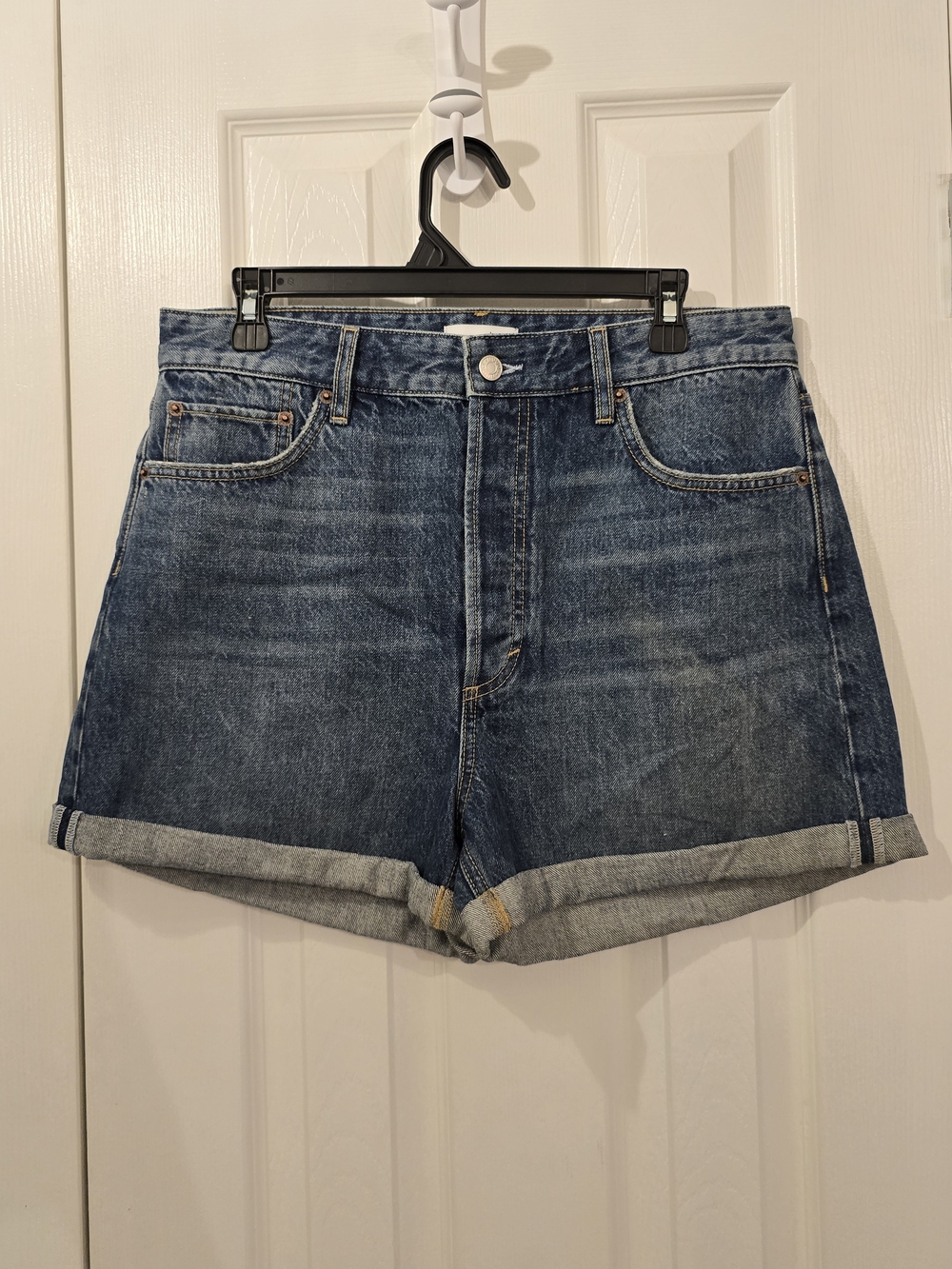 NWOT Nuuds Curve Rolled Hem Denim Shorts - 29